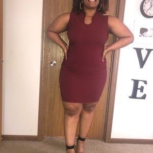 Fitted burgundy dress